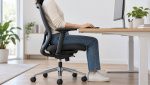 Postura correcta en una silla ergonómica