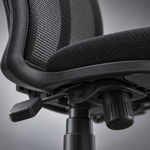 Detalle de palanca y mecanismo de la silla Ergonia Task Mesh