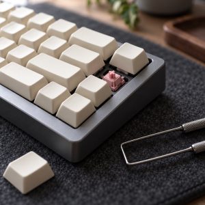 Teclado mecánico Kaiten K75 con switch lineal a la vista